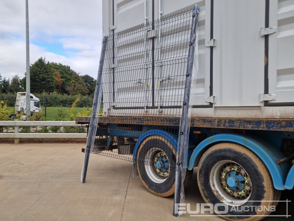 Градежна опрема Unused Galvanised & Powder Coated Heavy Duty (5mm) Wire Mesh Fencing, 25 x H2.4m x W2.2m Panels, 26 x 60mm x 60mm x3m Posts, with Fittings (Black): слика 21