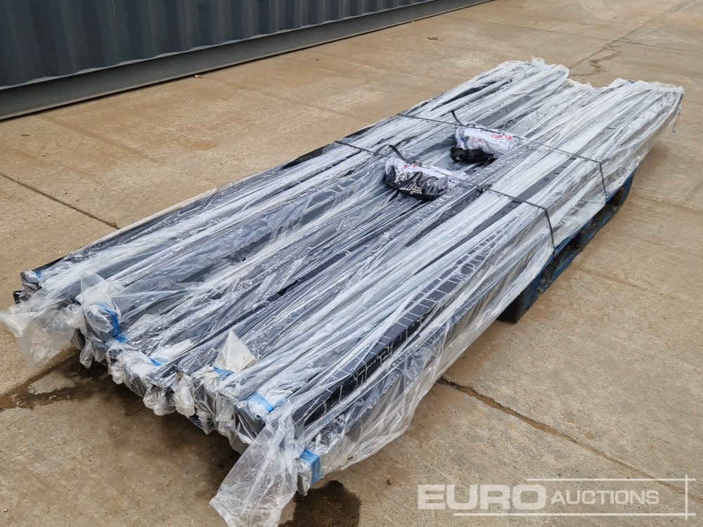Градежна опрема Unused Galvanised & Powder Coated Heavy Duty (5mm) Wire Mesh Fencing, 25 x H2.4m x W2.2m Panels, 26 x 60mm x 60mm x3m Posts, with Fittings (Black): слика 14