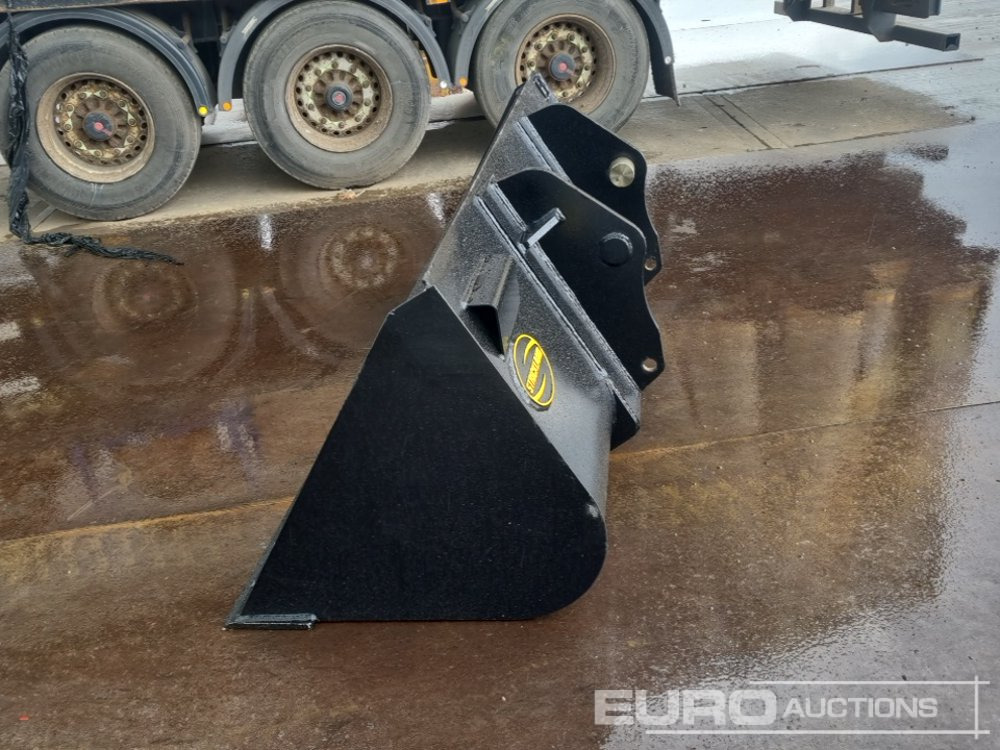 Unused Strickland 90" Loading Bucket to suit Manitou Telehandler - Корпа: слика 2 Unused Strickland 90" Loading Bucket to suit Manitou Telehandler - Корпа: слика 2