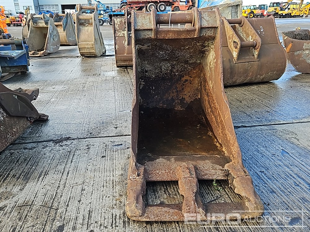 Volvo 24" Scoop Bucket 65mm Pin to suit 13 Ton Excavator - Корпа: слика 4 Volvo 24" Scoop Bucket 65mm Pin to suit 13 Ton Excavator - Корпа: слика 4