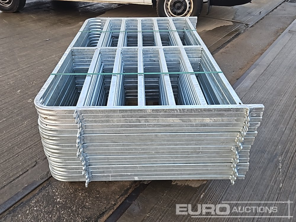 Unused 5' Galvanised Sheep Hurdle (16 of) - Земјоделска машина: слика 2 Unused 5' Galvanised Sheep Hurdle (16 of) - Земјоделска машина: слика 2