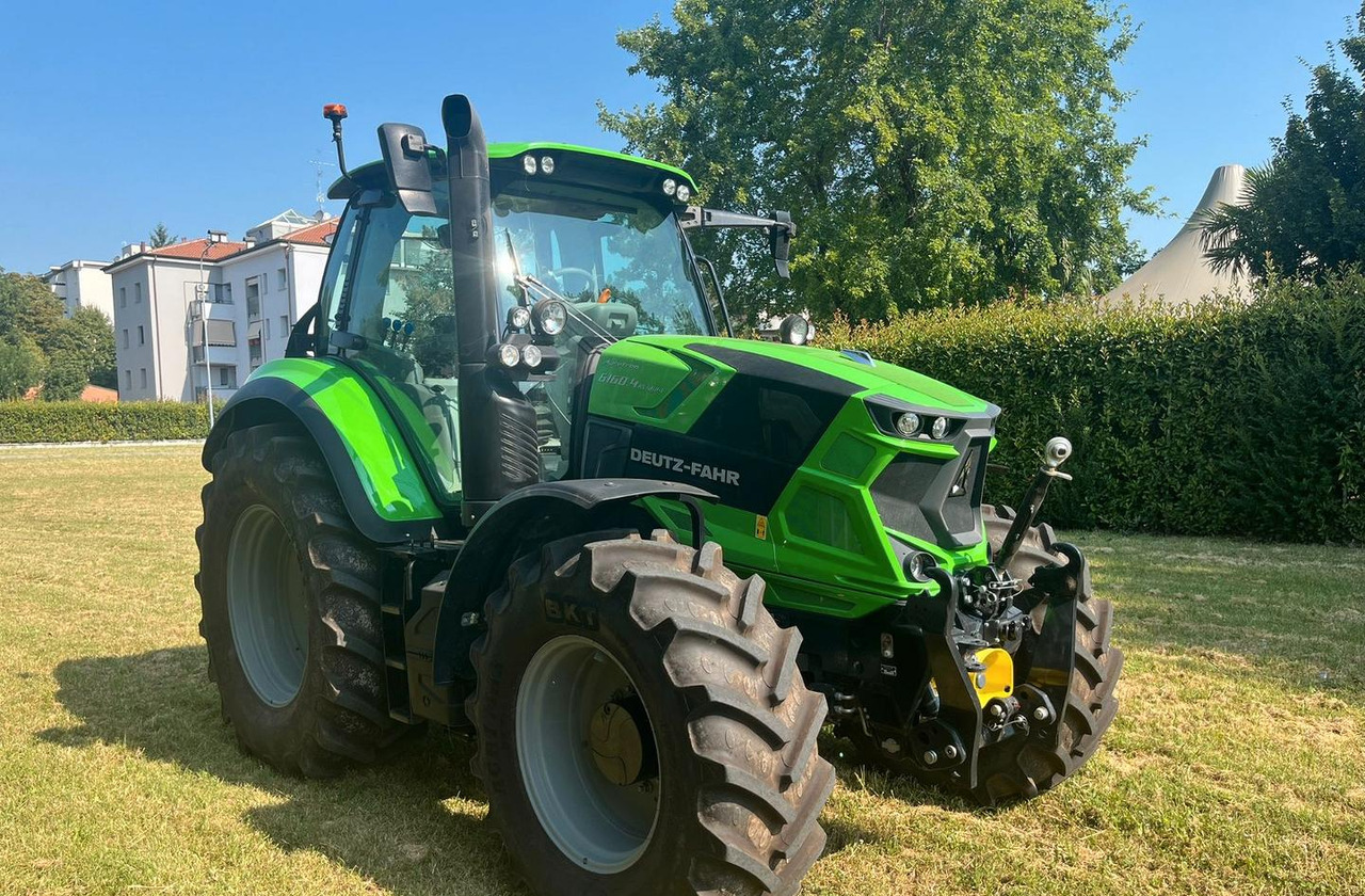 Trattore usato Deutz-Fahr Agrotron 6160.4 Rc-Shift - Трактор: слика 1 Trattore usato Deutz-Fahr Agrotron 6160.4 Rc-Shift - Трактор: слика 1