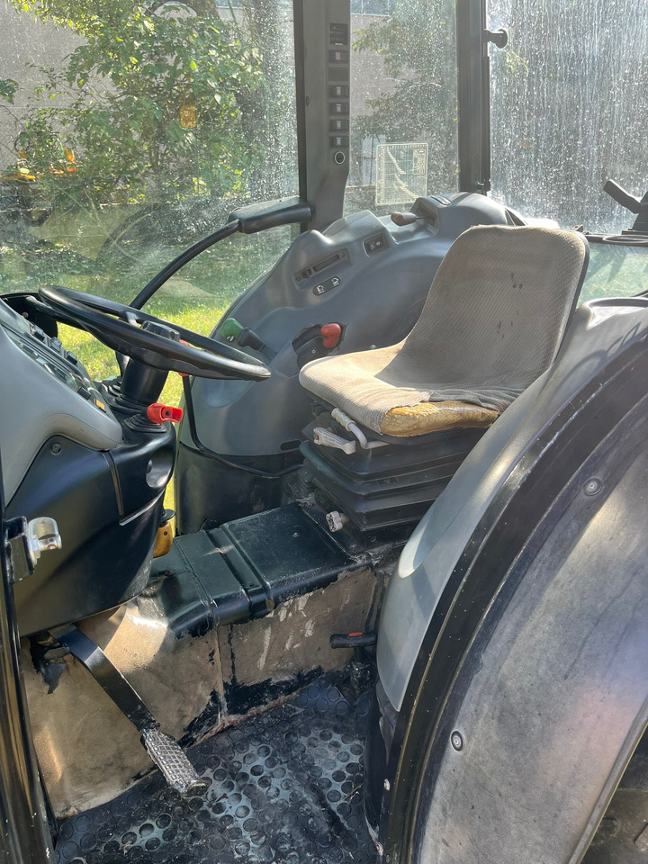 Trattore usato New Holland TNF90 - Трактор: слика 4 Trattore usato New Holland TNF90 - Трактор: слика 4