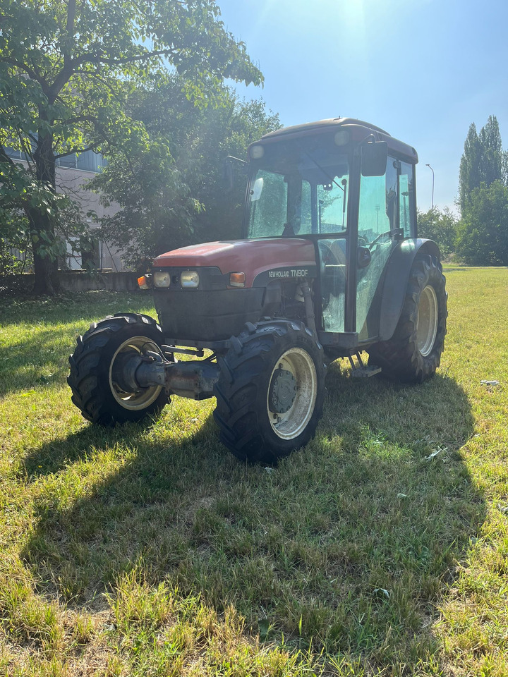 Trattore usato New Holland TNF90 - Трактор: слика 1 Trattore usato New Holland TNF90 - Трактор: слика 1