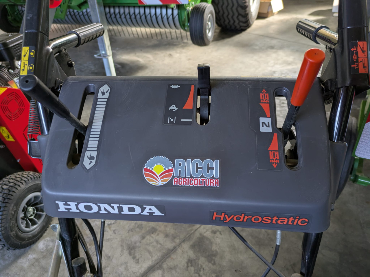 Turbina spazzaneve usata Honda HSS 760 - Градинарска опрема: слика 4 Turbina spazzaneve usata Honda HSS 760 - Градинарска опрема: слика 4