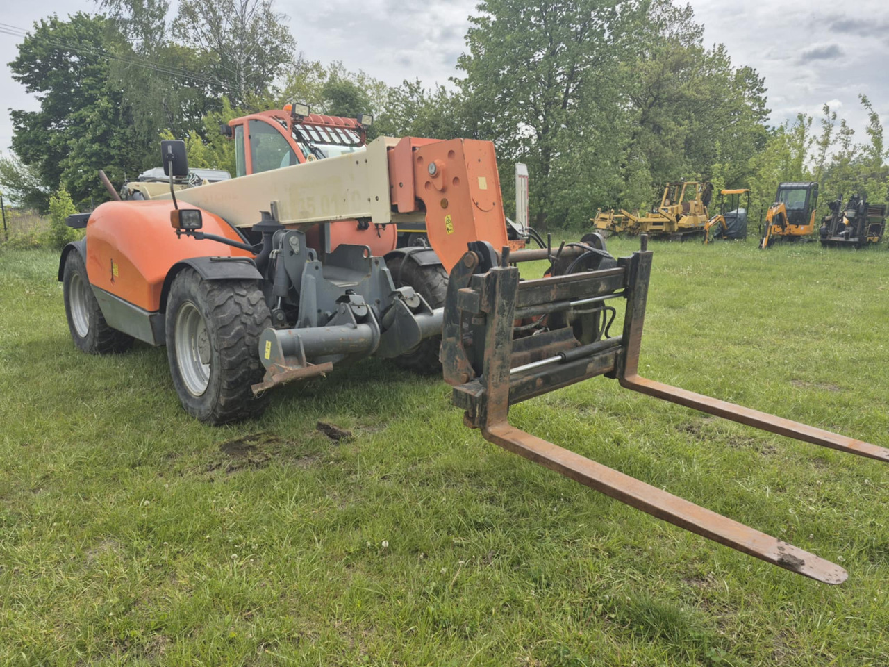 JLG 4013 - Телескопски натоварувач на тркала: слика 5 JLG 4013 - Телескопски натоварувач на тркала: слика 5