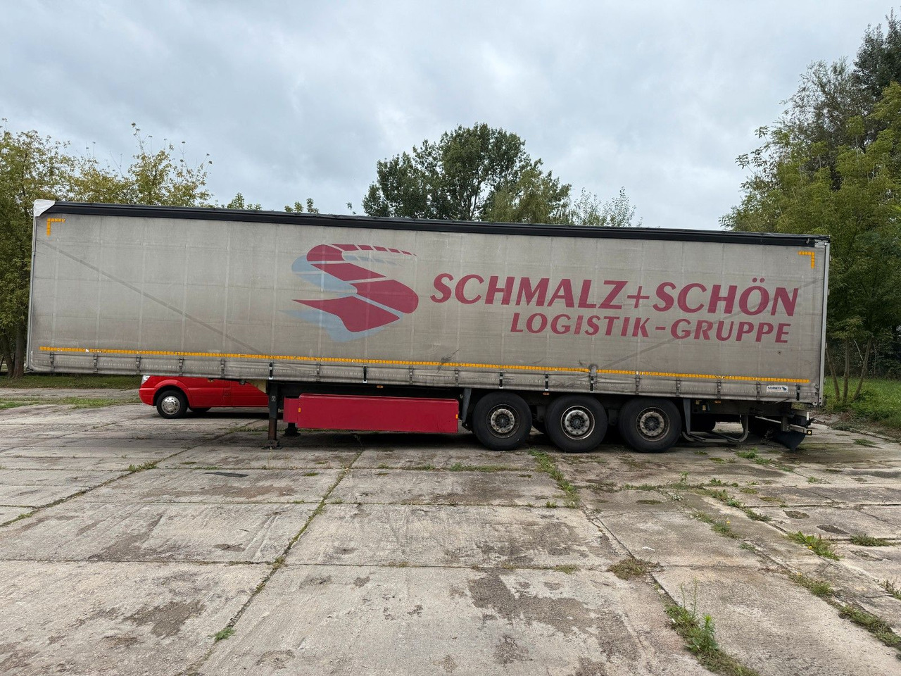 Schmitz Cargobull Standart Seitenplane/Liftachse/Palettenkasten - Полуприколка со церада: слика 2 Schmitz Cargobull Standart Seitenplane/Liftachse/Palettenkasten - Полуприколка со церада: слика 2