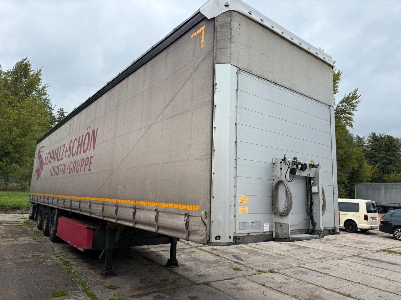 Schmitz Cargobull Standart Seitenplane/Liftachse/Palettenkasten - Полуприколка со церада: слика 4 Schmitz Cargobull Standart Seitenplane/Liftachse/Palettenkasten - Полуприколка со церада: слика 4