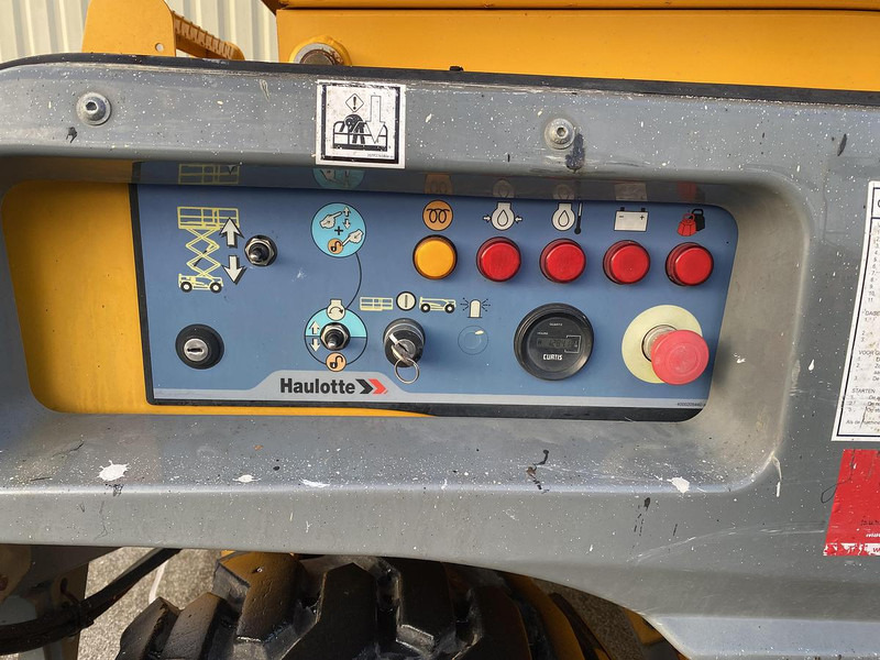 Дигачка платформа Haulotte Compact 12DX, Schaar hoogwerker, 4X4 Diesel: слика 11 Дигачка платформа Haulotte Compact 12DX, Schaar hoogwerker, 4X4 Diesel: слика 11