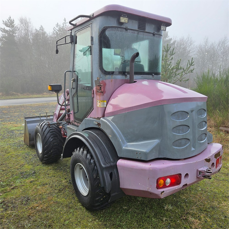 Bernards W1600C - Компактен натоварувач: слика 5 Bernards W1600C - Компактен натоварувач: слика 5