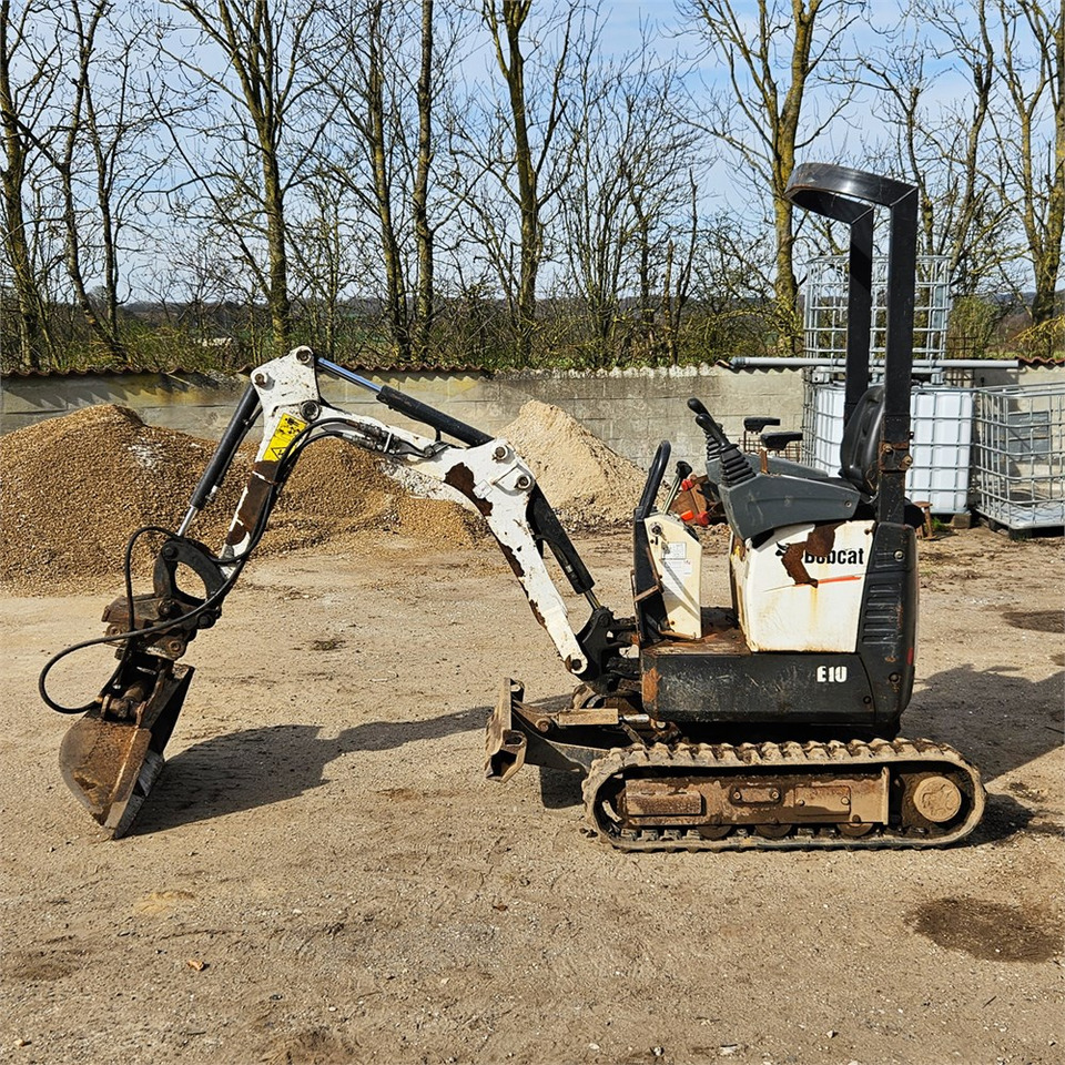 Bobcat E10 - Мини багер: слика 1 Bobcat E10 - Мини багер: слика 1