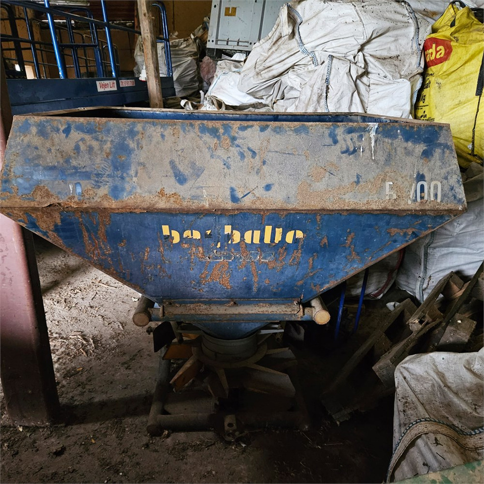 Bogballe B-700 - Опрема за наѓубрување: слика 1 Bogballe B-700 - Опрема за наѓубрување: слика 1