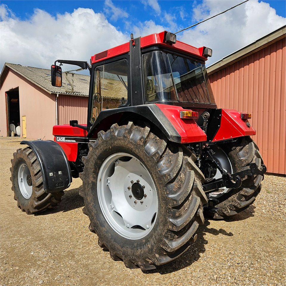CASE IH 1056 XL - Трактор: слика 4 CASE IH 1056 XL - Трактор: слика 4