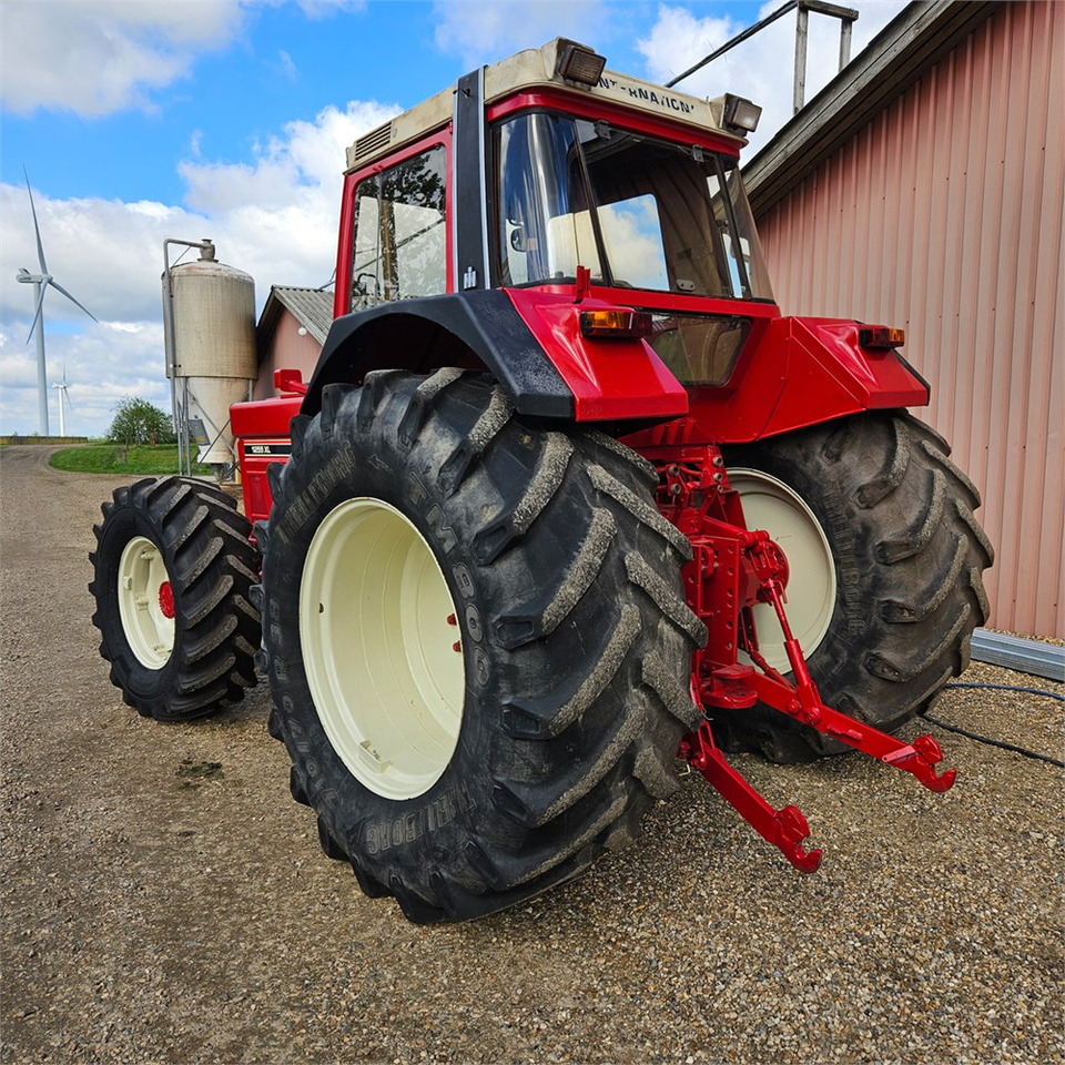 CASE IH 1255 XL - Трактор: слика 4 CASE IH 1255 XL - Трактор: слика 4