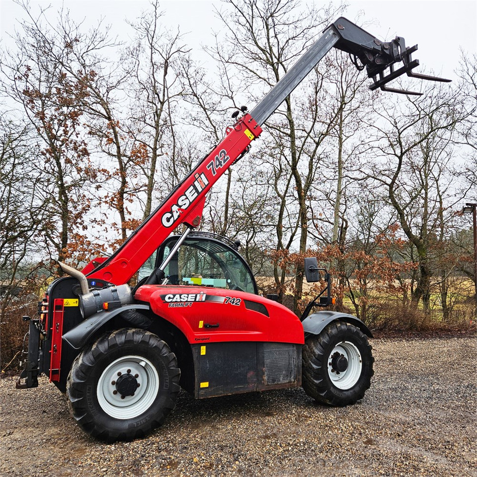 CASE IH Farmlift 742 - Телескопски ракувач: слика 1 CASE IH Farmlift 742 - Телескопски ракувач: слика 1
