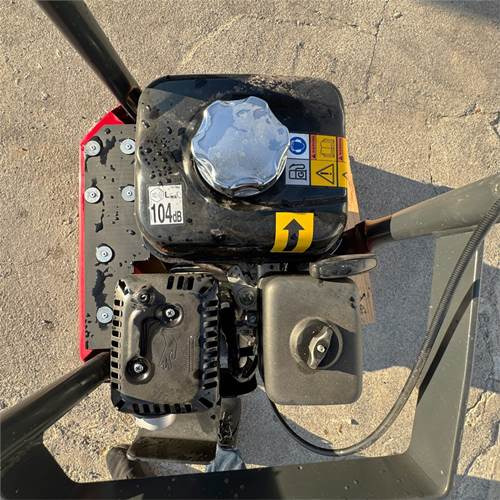 Chicago Pneumatic KMR11 - Вибрациска плоча: слика 5 Chicago Pneumatic KMR11 - Вибрациска плоча: слика 5
