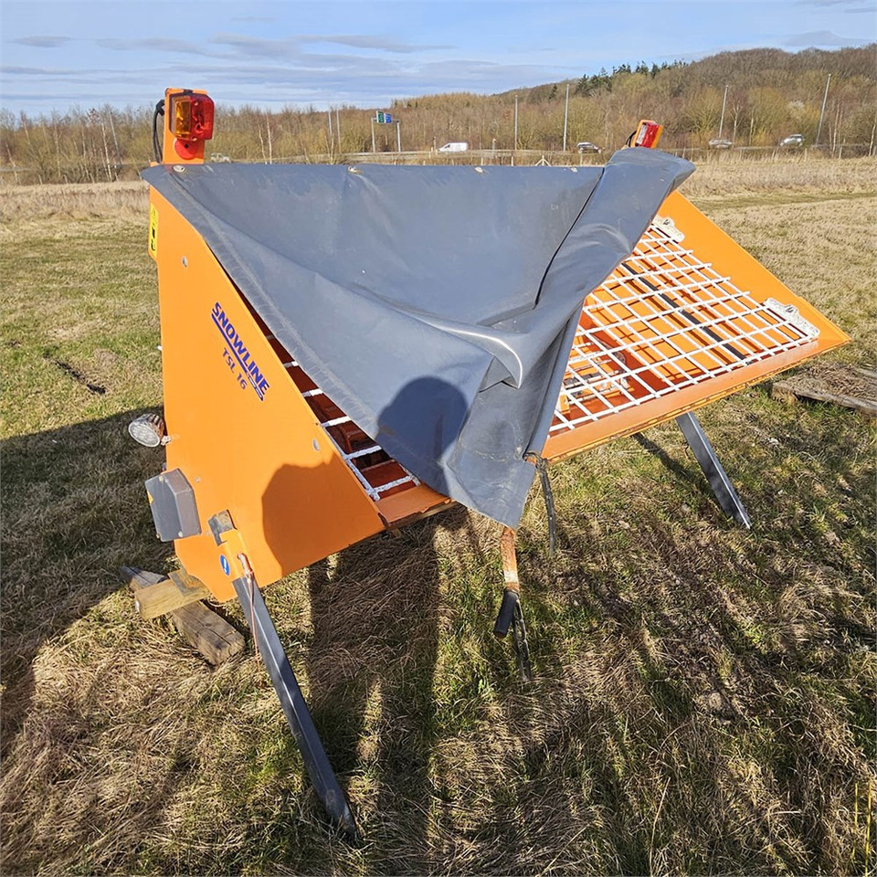 Epoke SNOWLINE TSL 16 - Распрскувач на песок/ Сол: слика 4 Epoke SNOWLINE TSL 16 - Распрскувач на песок/ Сол: слика 4