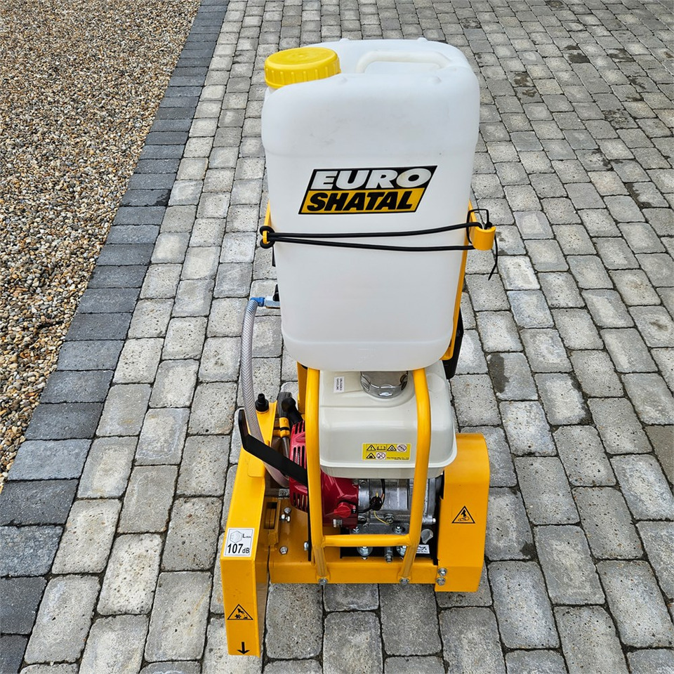 Euro Shatal CS 454M - Машина за асфалт: слика 2 Euro Shatal CS 454M - Машина за асфалт: слика 2