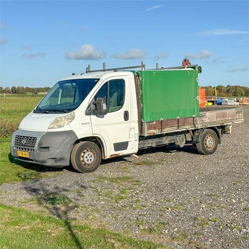 Fiat Ducato 35L ladvogn - Камион со платформа: слика 2 Fiat Ducato 35L ladvogn - Камион со платформа: слика 2