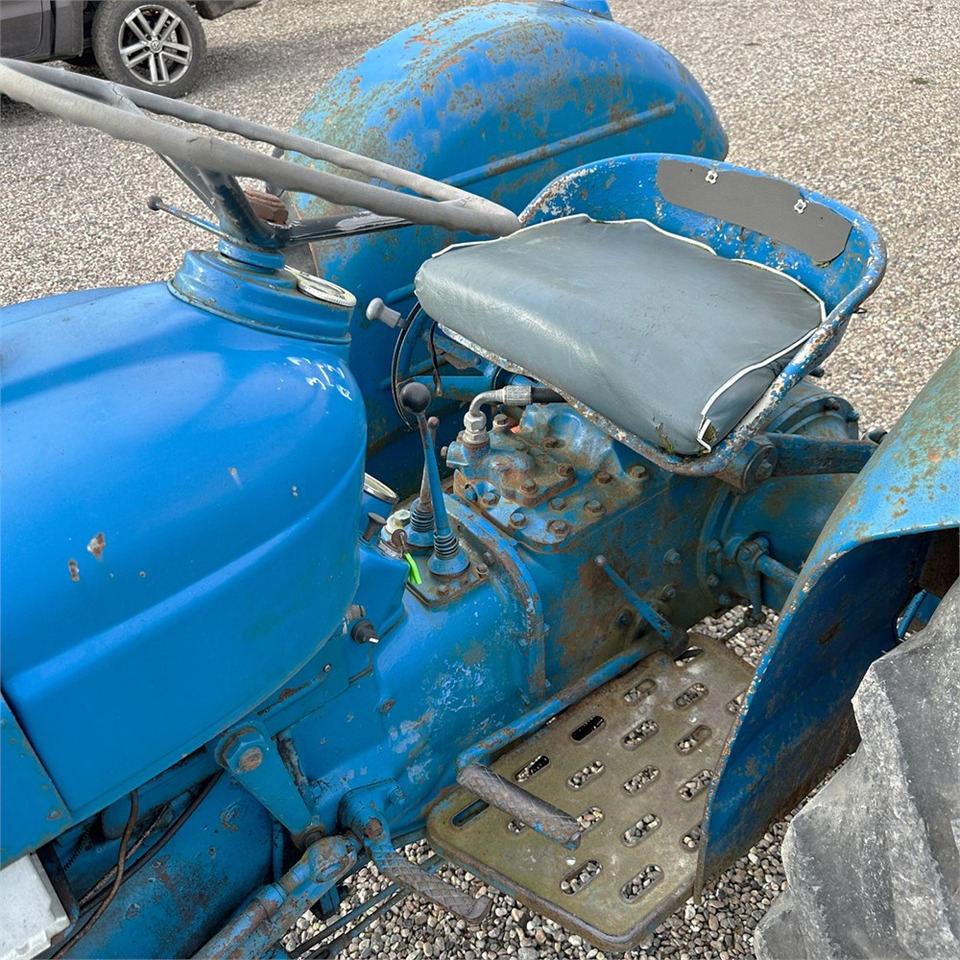 Трактор Ford Dexta T3: слика 10