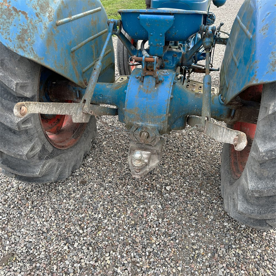 Трактор Ford Dexta T3: слика 17