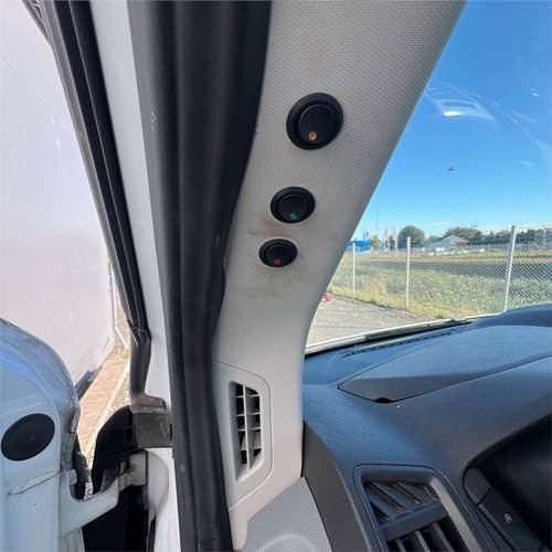 Камион со платформа Ford Transit 2.0 Tdci: слика 24