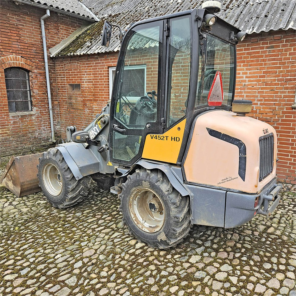 Giant V452T HD - Натоварувач на тркала: слика 3 Giant V452T HD - Натоварувач на тркала: слика 3