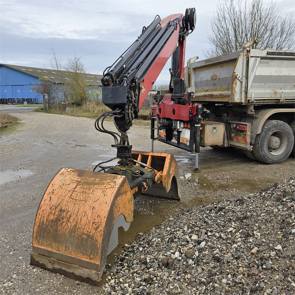 HMF 2120K-4 RC - Кран за натоварување: слика 2 HMF 2120K-4 RC - Кран за натоварување: слика 2