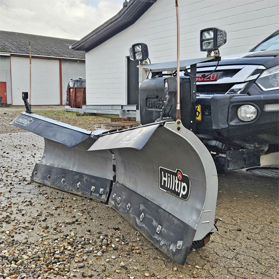 Hilltip SnowStriker 2400-VP - Плуг за чистење снег: слика 1 Hilltip SnowStriker 2400-VP - Плуг за чистење снег: слика 1