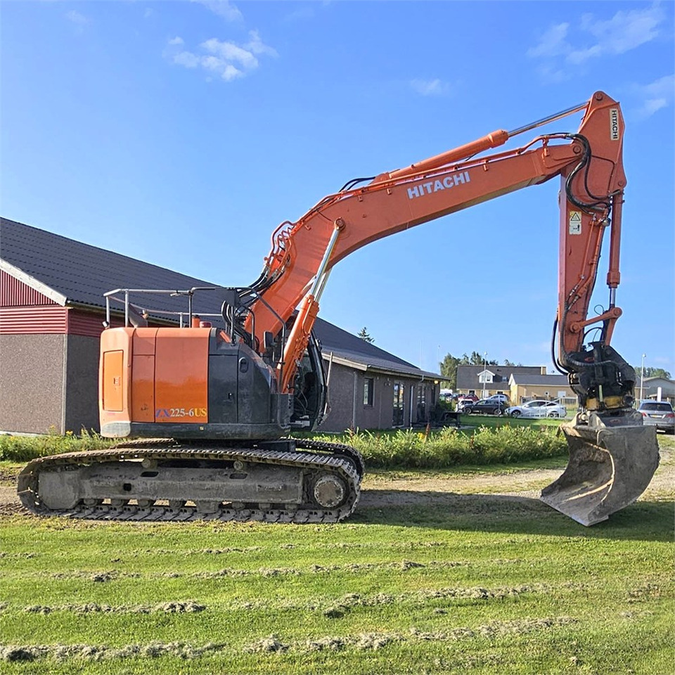 Hitachi ZX 225 - Багер гасеничар: слика 2 Hitachi ZX 225 - Багер гасеничар: слика 2