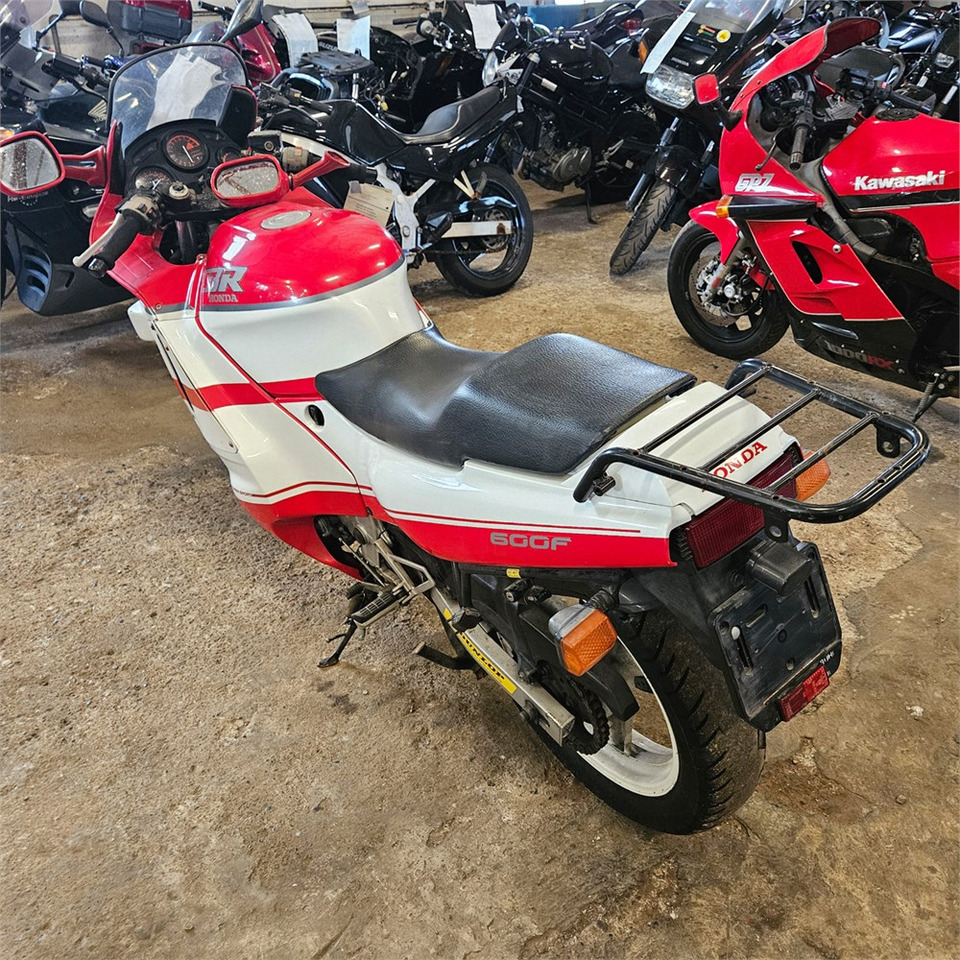 Honda CBR600F Super sport - Мотоцикл: слика 3 Honda CBR600F Super sport - Мотоцикл: слика 3