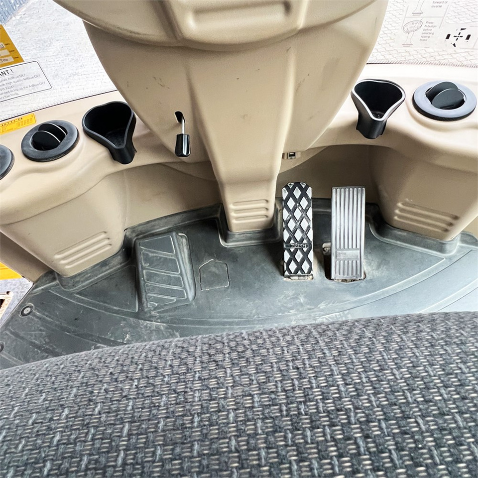 Зглобен истоварувач Hydrema 912 FS: слика 32