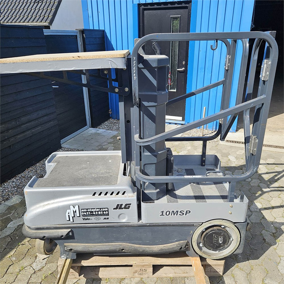 JLG 10MSP - Вертикален јарболски подигнувач: слика 2 JLG 10MSP - Вертикален јарболски подигнувач: слика 2