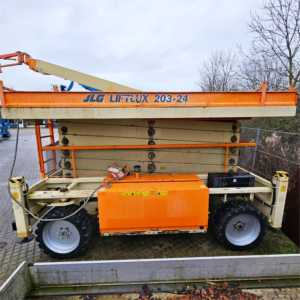 JLG 203-24 - Кревач ножица: слика 2 JLG 203-24 - Кревач ножица: слика 2