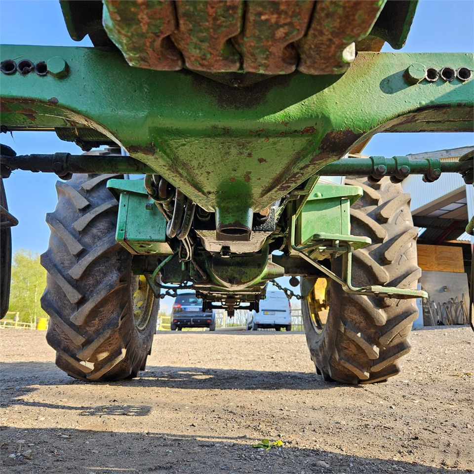 Трактор John Deere 2040: слика 21