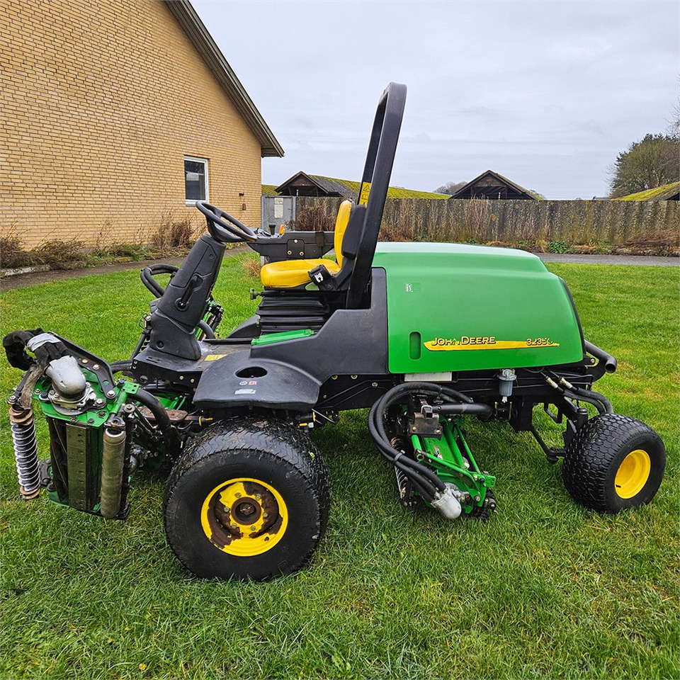 John Deere 3235C - Градинарска косилка: слика 4 John Deere 3235C - Градинарска косилка: слика 4