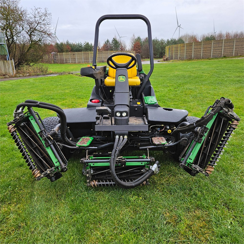 John Deere 3235C - Градинарска косилка: слика 2 John Deere 3235C - Градинарска косилка: слика 2