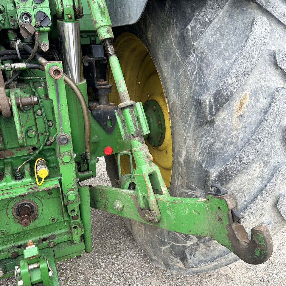 Трактор John Deere 7530: слика 31