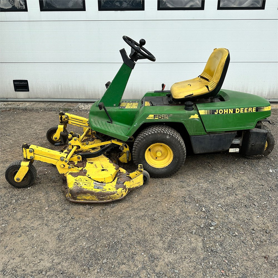 John Deere F525 FM - Градинарска косилка: слика 2 John Deere F525 FM - Градинарска косилка: слика 2