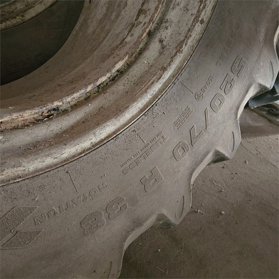 Трактор Kleber 520/70 R38: слика 8