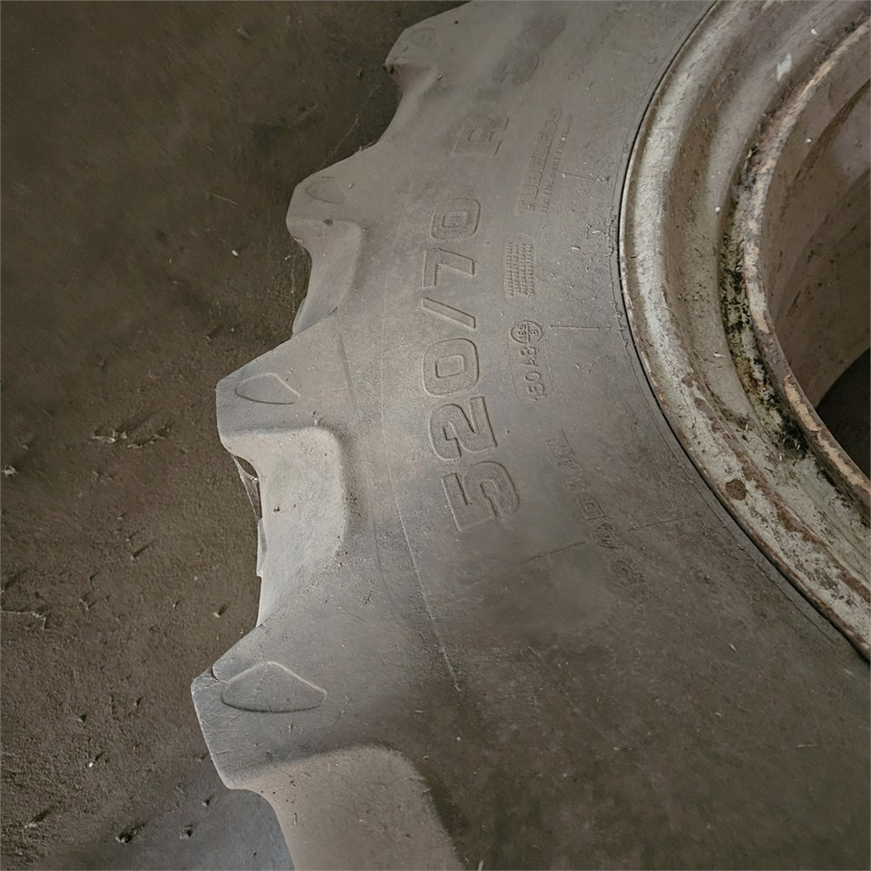 Трактор Kleber 520/70 R38: слика 6