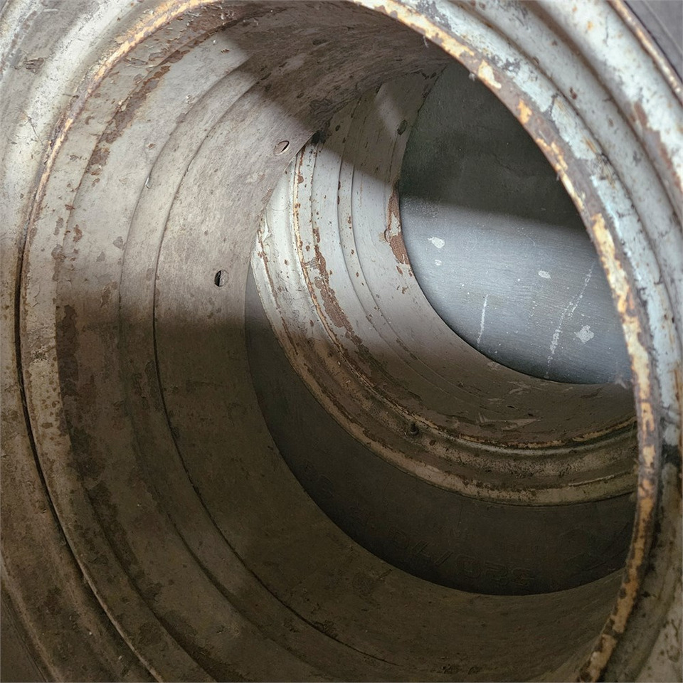 Трактор Kleber 520/70 R38: слика 11