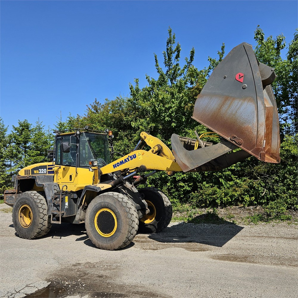 Komatsu WA320-5H - Натоварувач на тркала: слика 1 Komatsu WA320-5H - Натоварувач на тркала: слика 1