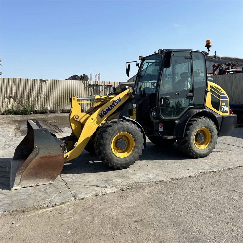 Komatsu WA70M - Натоварувач на тркала: слика 2 Komatsu WA70M - Натоварувач на тркала: слика 2