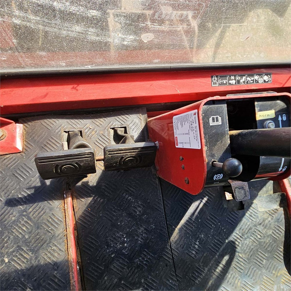 Комунално/ Специјално возило Toro Groundsmaster 228 D: слика 12