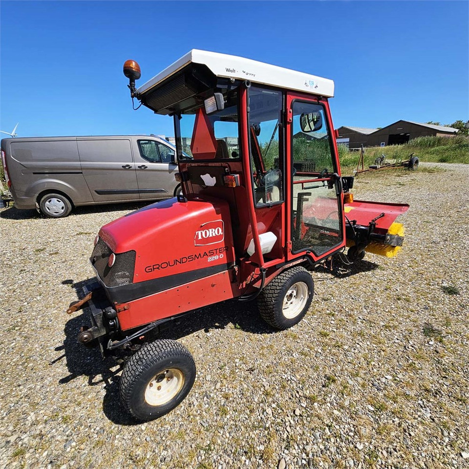 Комунално/ Специјално возило Toro Groundsmaster 228 D: слика 8