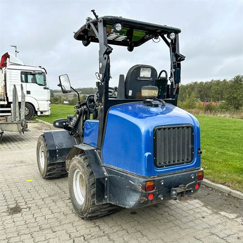Kubota RT 260-2 - Натоварувач на тркала: слика 4 Kubota RT 260-2 - Натоварувач на тркала: слика 4