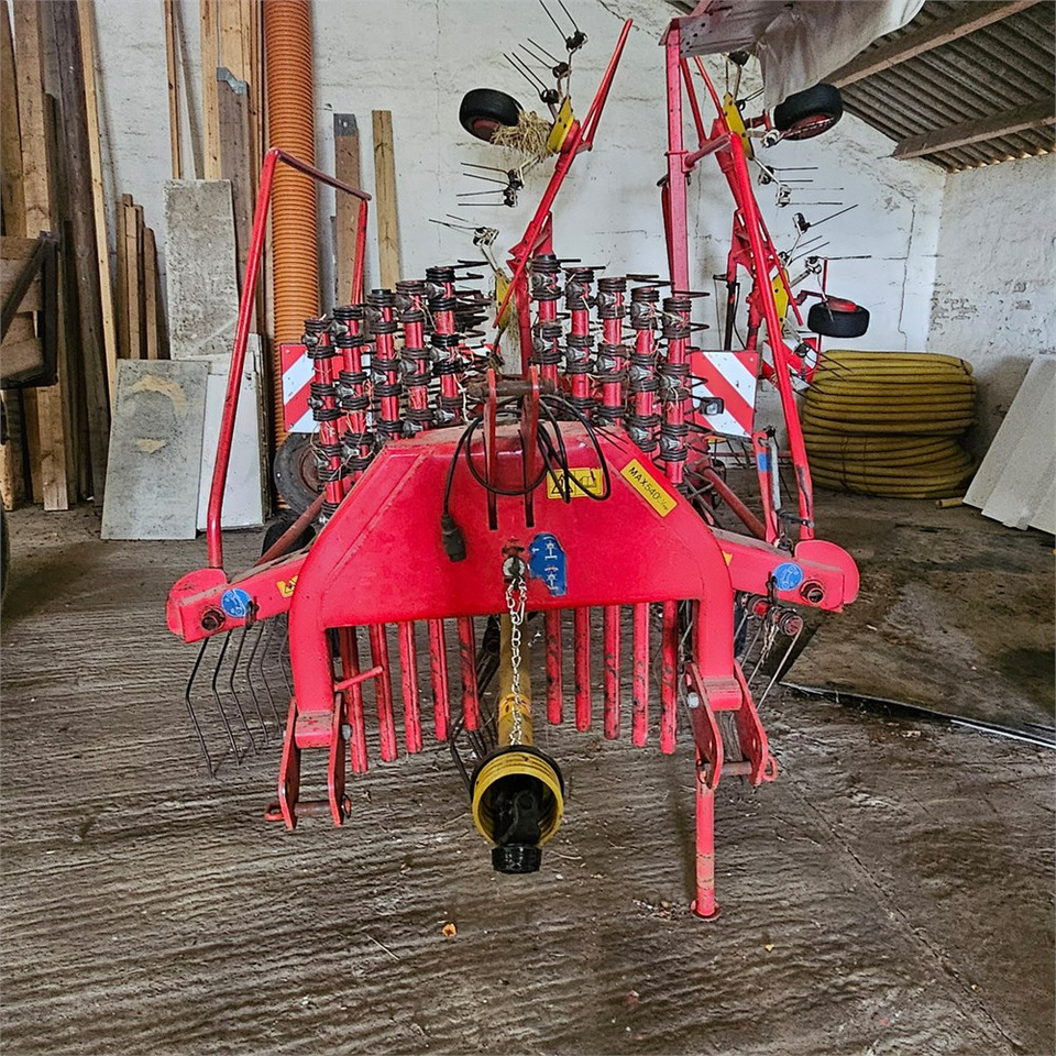 LELY Hibiscus 485 - Превртувачка опрема: слика 2 LELY Hibiscus 485 - Превртувачка опрема: слика 2