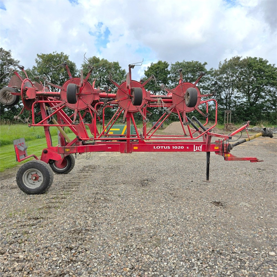 LELY Lotus 1020 s - Превртувачка опрема: слика 2 LELY Lotus 1020 s - Превртувачка опрема: слика 2