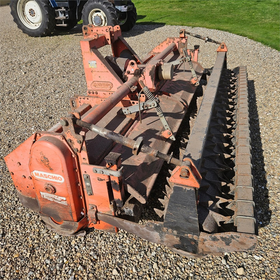 Maschio CB300 - Тракторска фреза: слика 4 Maschio CB300 - Тракторска фреза: слика 4